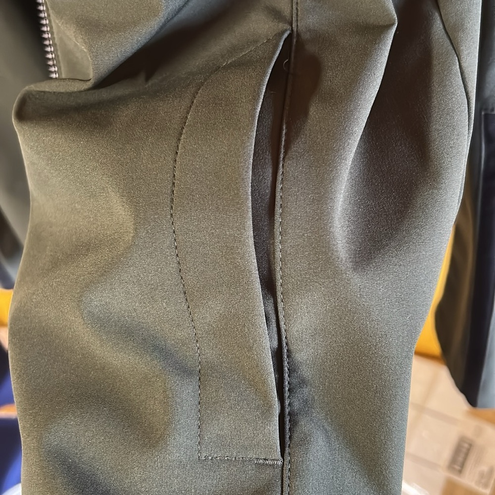 Timberland Men's Olive Lightweight softshell Jacket - Picture 8 of 9